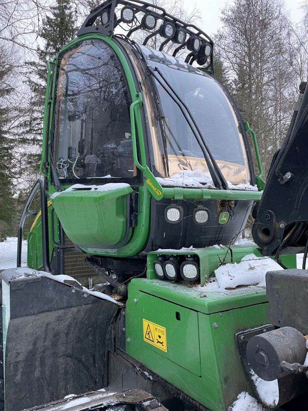 images/Maschinen/Harvester/John%20Deere/harvester-1170E_004.jpg#joomlaImage://local-images/Maschinen/Harvester/John Deere/harvester-1170E_004.jpg?width=768&height=1024