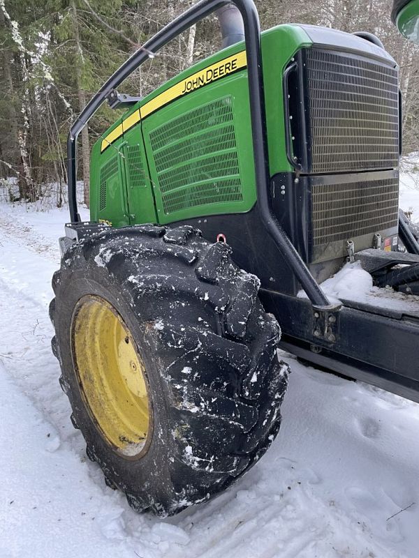 images/Maschinen/Harvester/John%20Deere/harvester-1170E_005.jpg#joomlaImage://local-images/Maschinen/Harvester/John Deere/harvester-1170E_005.jpg?width=768&height=1024