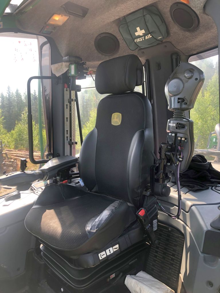 images/Maschinen/Harvester/John%20Deere/harvester-1170G-2019_006.jpg#joomlaImage://local-images/Maschinen/Harvester/John Deere/harvester-1170G-2019_006.jpg?width=768&height=1024