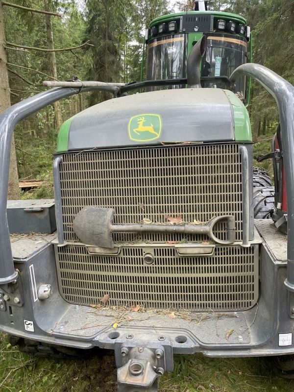 images/Maschinen/Harvester/John%20Deere/harvester-1170G_007.jpg#joomlaImage://local-images/Maschinen/Harvester/John Deere/harvester-1170G_007.jpg?width=768&height=1024
