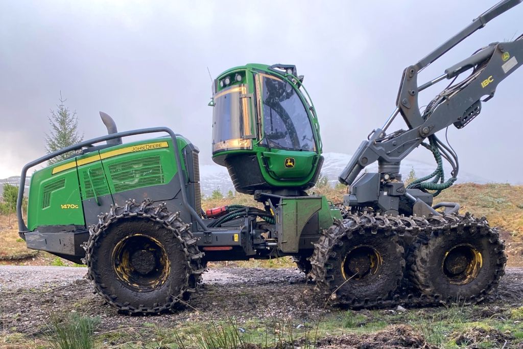 images/Maschinen/Harvester/John%20Deere/harvester-UK1470G_003.jpg#joomlaImage://local-images/Maschinen/Harvester/John Deere/harvester-UK1470G_003.jpg?width=1024&height=683